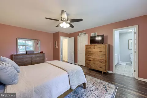 Bedroom - 51 Tupelo St, Lititz, PA 17543 photo 2 of 4