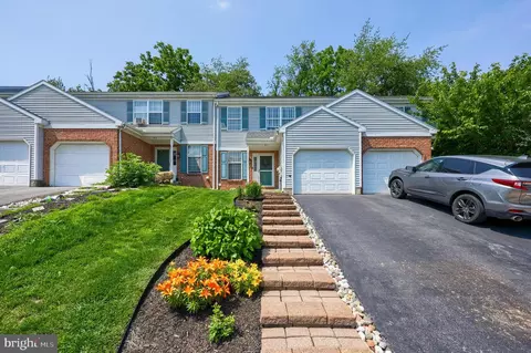 Exterior - 51 Tupelo St, Lititz, PA 17543 photo 2 of 9