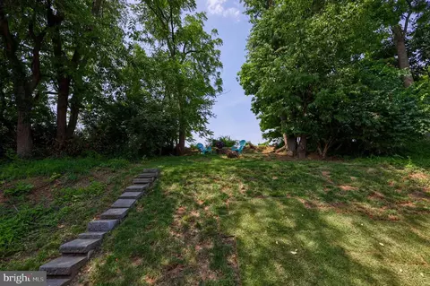 Exterior - 51 Tupelo St, Lititz, PA 17543 photo 9 of 9