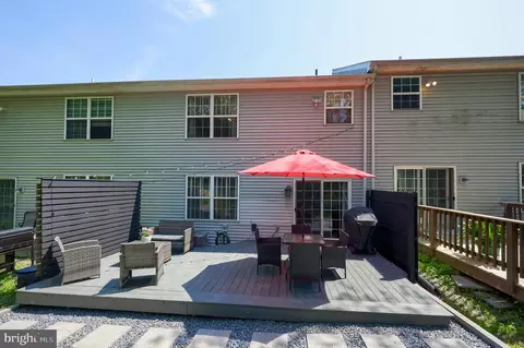 Exterior - 51 Tupelo St, Lititz, PA 17543 photo 4 of 9