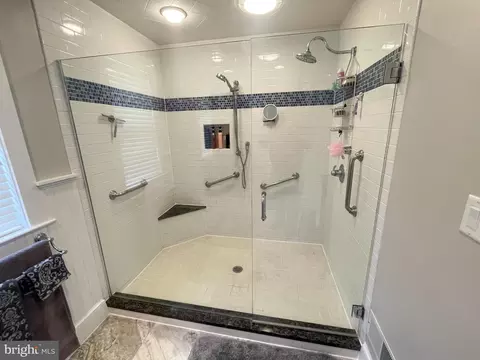 Bath - 57 Northview Rd, Lititz, PA 17543 photo 4 of 7