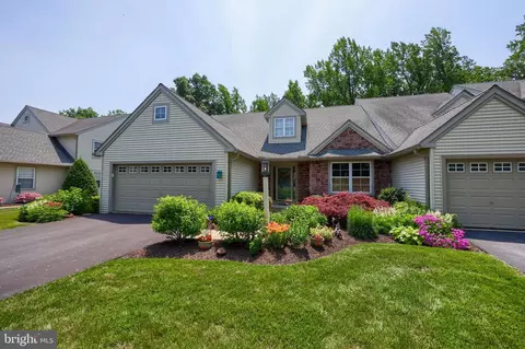 114 Hawk Valley Ln, Denver, PA 17517