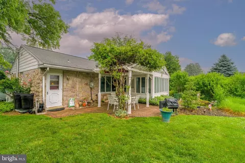 528 Bluebird Rd, Lititz, PA 17543 photo 4