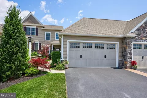 Exterior - 607 Blue Spruce Dr, Lititz, PA 17543 photo 6 of 7