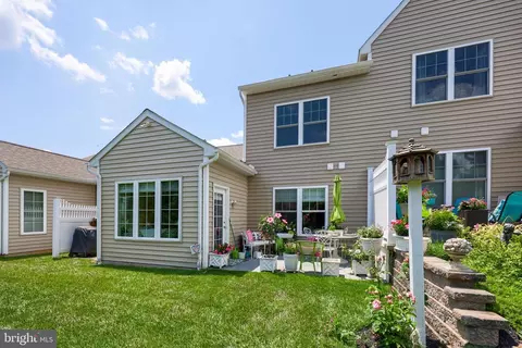 Exterior - 607 Blue Spruce Dr, Lititz, PA 17543 photo 5 of 7