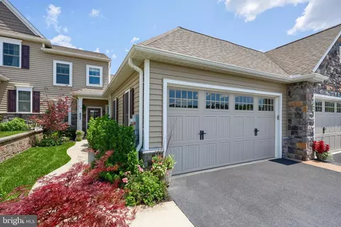 Exterior - 607 Blue Spruce Dr, Lititz, PA 17543 photo 7 of 7