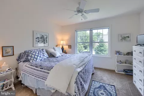 Bedroom - 607 Blue Spruce Dr, Lititz, PA 17543 photo 3 of 5