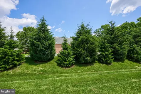 Exterior - 607 Blue Spruce Dr, Lititz, PA 17543 photo 3 of 7