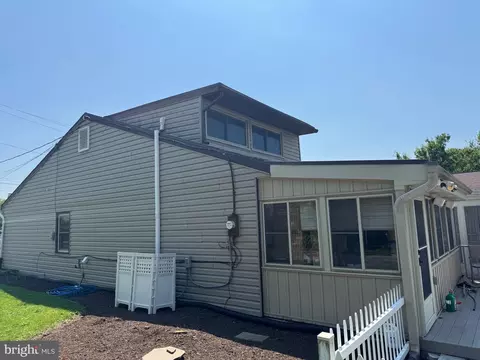 6236 Lemon St, East Petersburg, PA 17520