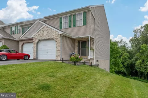 343 Oakridge Dr, Mountville, PA 17554