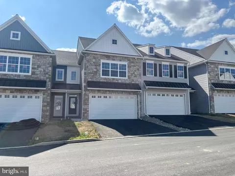 2460 Spring Water Cir, Lancaster, PA 17601
