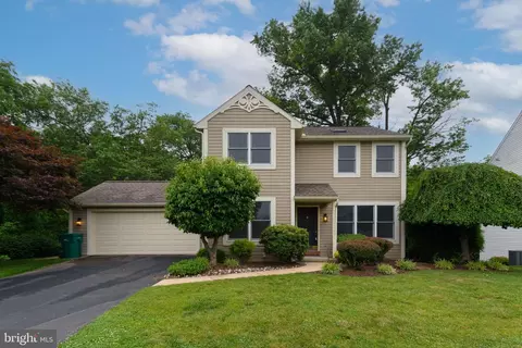 237 Cliff Ln, Elizabethtown, PA 17022