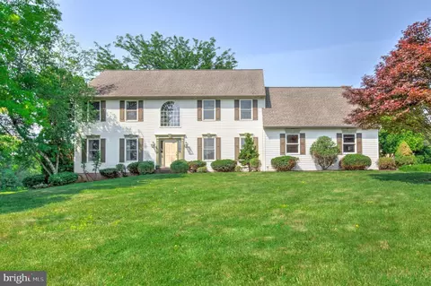 2912 Weaver Rd, Lancaster, PA 17601