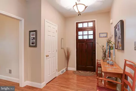 Entry Way - 10 Elser Hill Rd, Lititz, PA 17543 photo 2 of 7