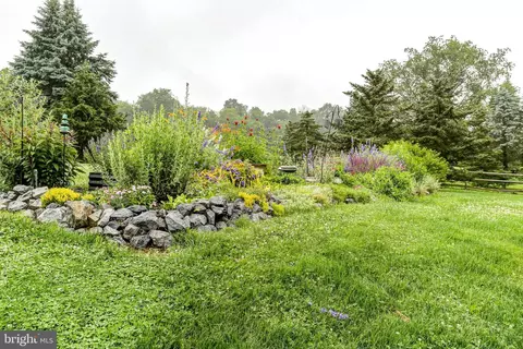 Exterior - 10 Elser Hill Rd, Lititz, PA 17543 photo 12 of 18