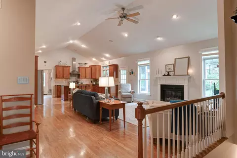 Entry Way - 10 Elser Hill Rd, Lititz, PA 17543 photo 3 of 7