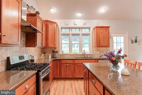 Kitchen - 10 Elser Hill Rd, Lititz, PA 17543 photo 2 of 3