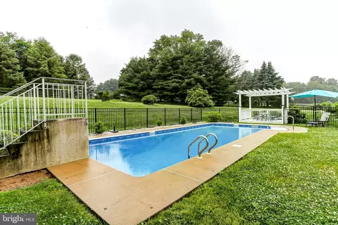 Exterior - 10 Elser Hill Rd, Lititz, PA 17543 photo 7 of 18
