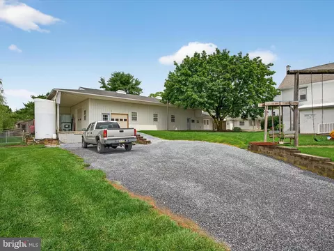 Exterior - 105 Fairland Rd, Lititz, PA 17543 photo 13 of 18