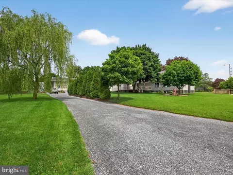Exterior - 105 Fairland Rd, Lititz, PA 17543 photo 8 of 18