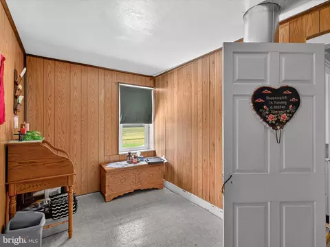 Entry Way - 105 Fairland Rd, Lititz, PA 17543 photo 7 of 14