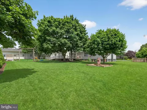 Exterior - 105 Fairland Rd, Lititz, PA 17543 photo 7 of 18