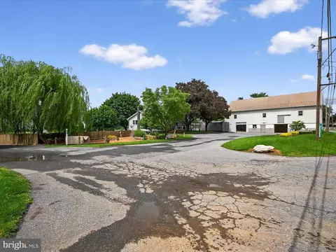 Exterior - 105 Fairland Rd, Lititz, PA 17543 photo 4 of 18