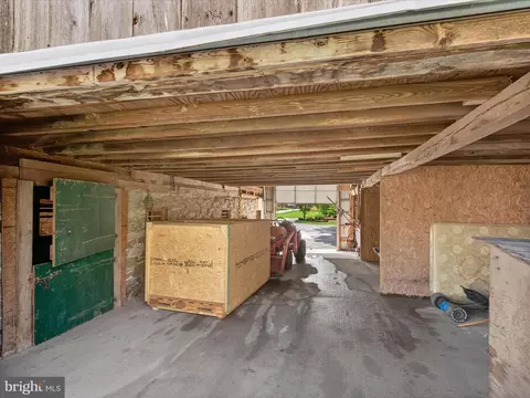 Entry Way - 105 Fairland Rd, Lititz, PA 17543 photo 8 of 14