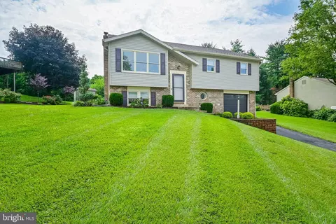 20 Rosewood Dr, Lancaster, PA 17603