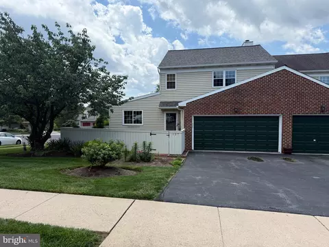 127 Winding Hill Dr, Lancaster, PA 17601