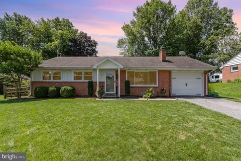 1556 Lambeth Rd, Lancaster, PA 17601