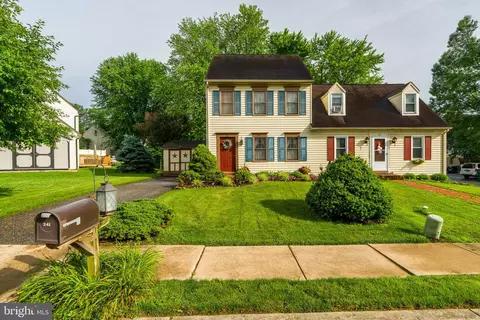 241 Cross Keys Dr, Strasburg, PA 17579