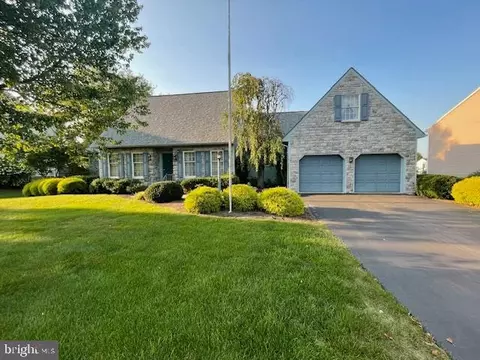 409 Rhoda Dr, Lancaster, PA 17601