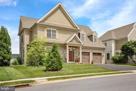 Exterior - 661 Integrity Dr, Lititz, PA 17543 photo 3 of 7