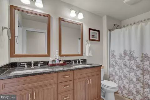 Bath - 661 Integrity Dr, Lititz, PA 17543 photo 2 of 4