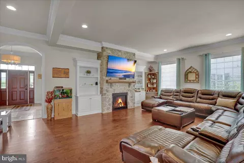 Living - 661 Integrity Dr, Lititz, PA 17543 photo 1 of 2