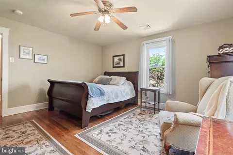 Bedroom - 420 Linden St, Lititz, PA 17543 photo 2 of 5