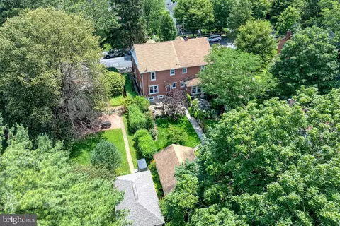 View/Area - 420 Linden St, Lititz, PA 17543 photo 2 of 2