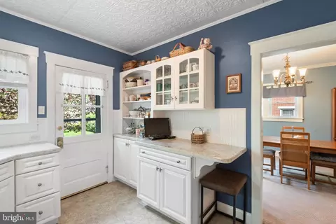 Kitchen - 420 Linden St, Lititz, PA 17543 photo 3 of 3