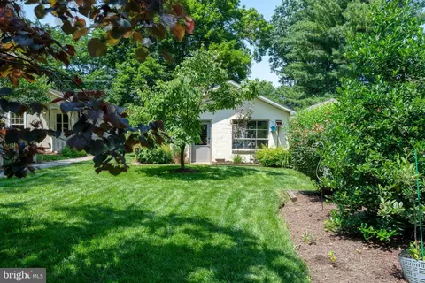 Exterior - 420 Linden St, Lititz, PA 17543 photo 7 of 10