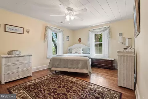 Bedroom - 420 Linden St, Lititz, PA 17543 photo 4 of 5