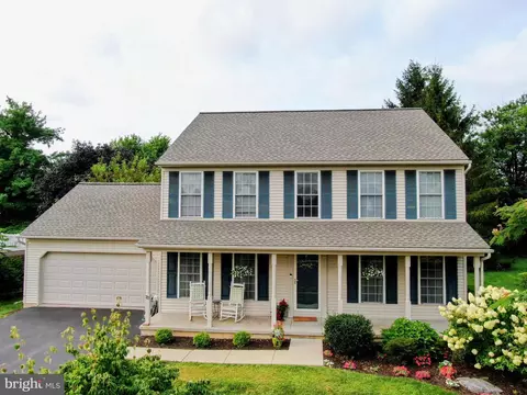 321 Coventry Ln, Lititz, PA 17543