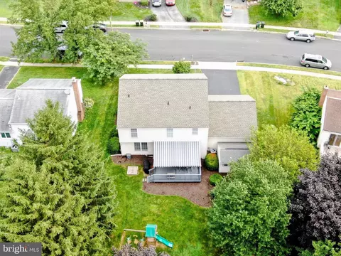 View/Area - 321 Coventry Ln, Lititz, PA 17543 photo 3 of 5