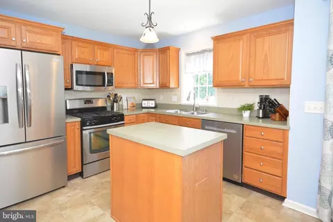 Kitchen - 321 Coventry Ln, Lititz, PA 17543 photo 1 of 2