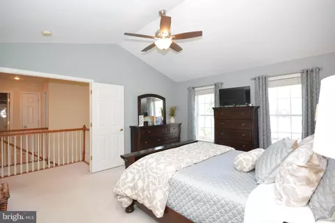 Bedroom - 321 Coventry Ln, Lititz, PA 17543 photo 2 of 8
