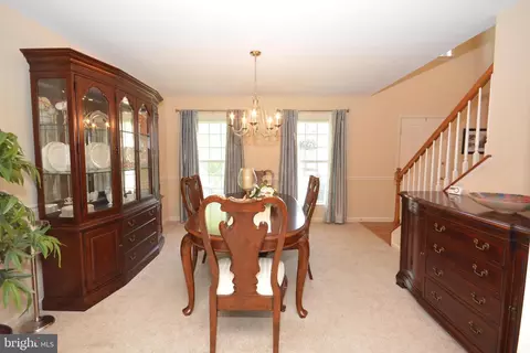 Dining - 321 Coventry Ln, Lititz, PA 17543 photo 4 of 6