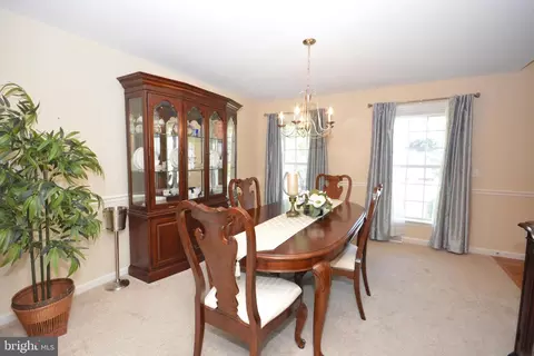 Dining - 321 Coventry Ln, Lititz, PA 17543 photo 2 of 6