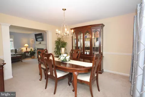 Dining - 321 Coventry Ln, Lititz, PA 17543 photo 5 of 6