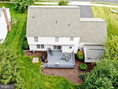 Exterior - 321 Coventry Ln, Lititz, PA 17543 photo 6 of 6