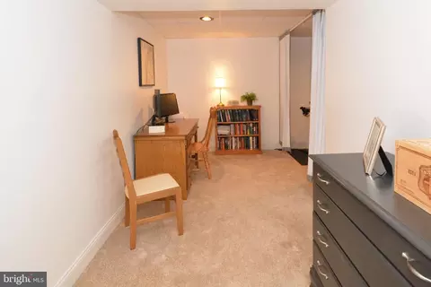 Entry Way - 321 Coventry Ln, Lititz, PA 17543 photo 4 of 4